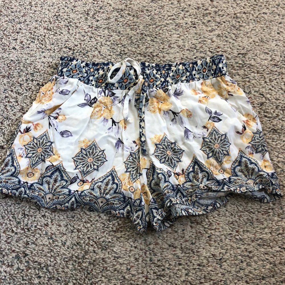 Floral flowy shorts